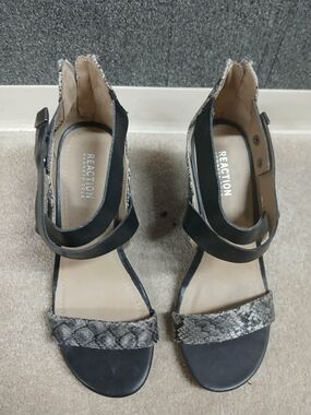Reaction Kenneth Cole Black & Snake-Print Strappy Sandals